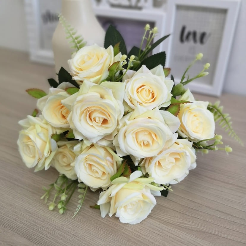 Искусственные цветы в Сочи | Цветы искусственные «Розы острые», молочно-персиковые, букет